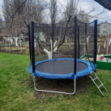 Как да изберем батут за даване с решетка - за деца и възрастни...